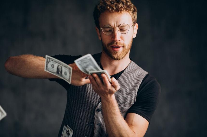 Директора крупной букмекерской конторы задержали за взятку в 50 млн рублей