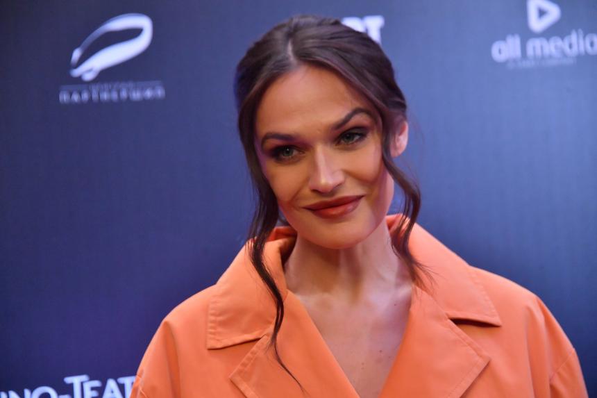 «Это даже круче, чем кофе»: Алена Водонаева рассказала про общение с Кологривым