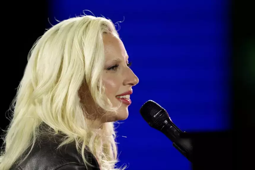 Уже выбрала имя: Леди Гага готовится стать мамой