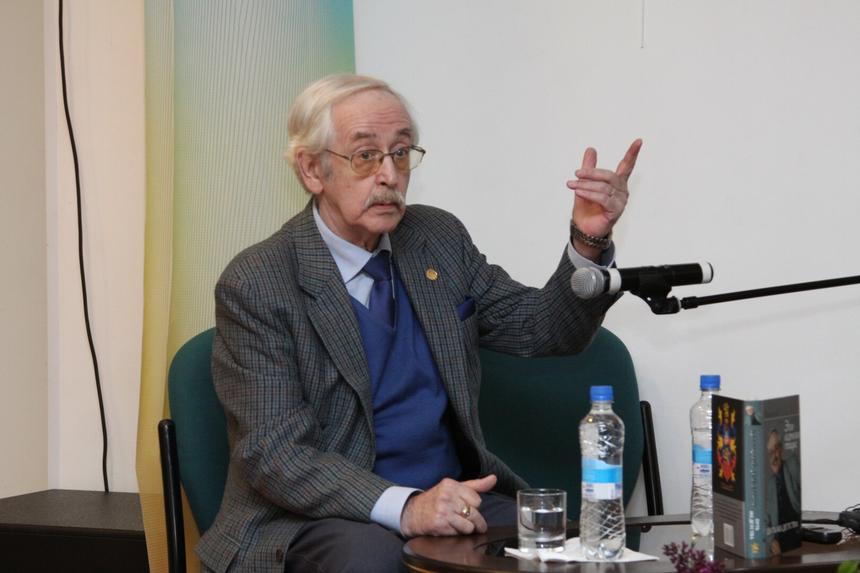 Жена Василия Ливанова прокомментировала слухи о его тяжелом заболевании