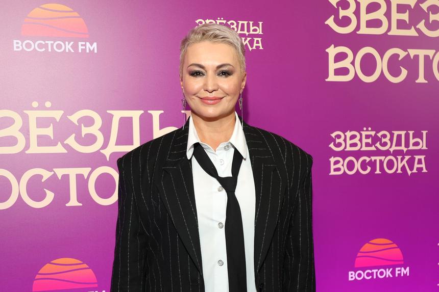 «Подтяжка лица, ботокс и блефаропластика»: раскрыта стоимость преображения Кати Лель