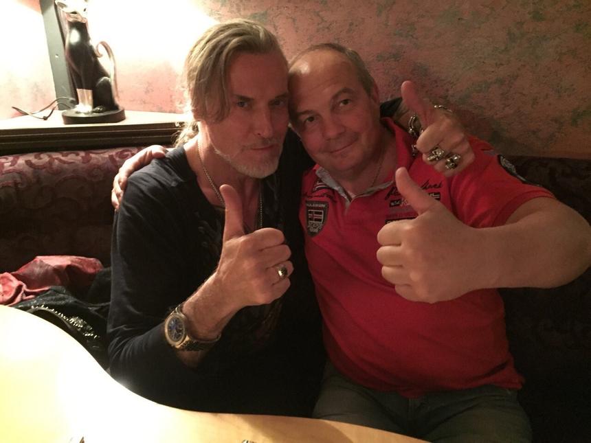 Михаил Игнатов и его друг Никита Джигурда