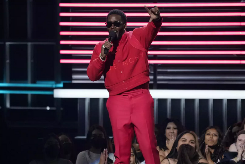 Рэпера P. Diddy госпитализировали из тюрьмы после жалоб на боли в колене