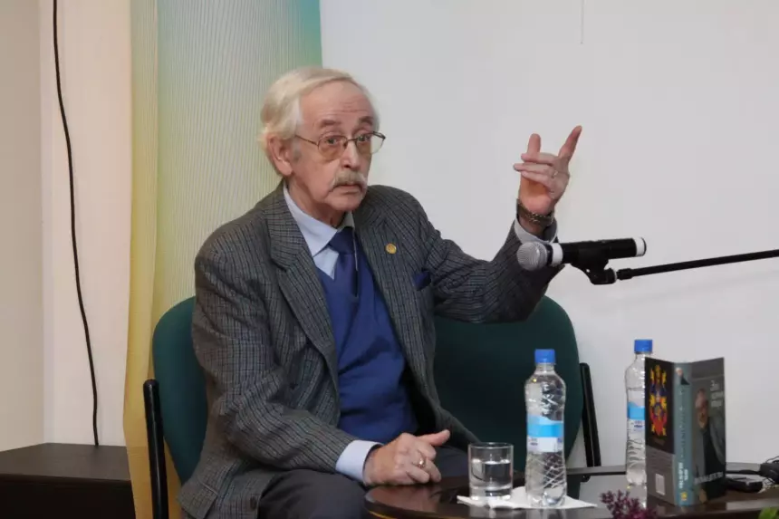 Советского «Шерлока Холмса» Василия Ливанова выписали из больницы