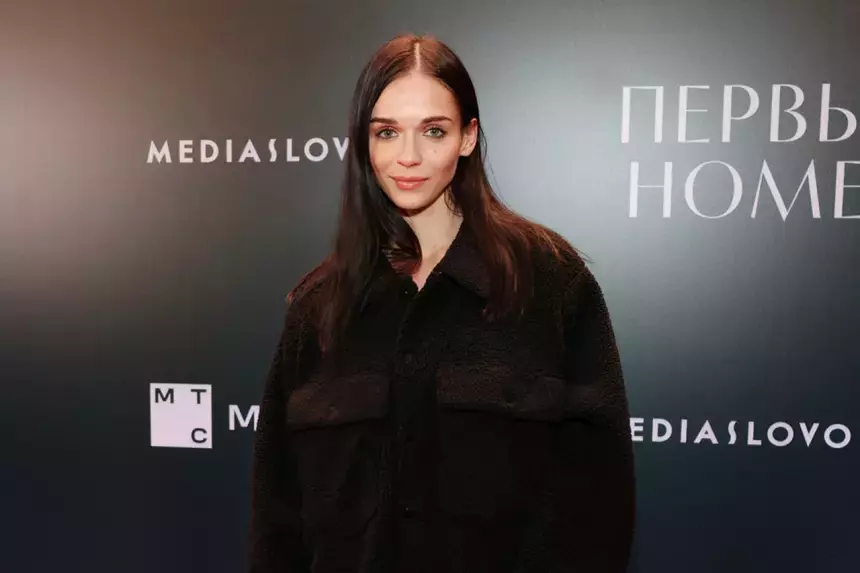 Предполагаемая любовница Бондарчука восхитила фигурой в черном платье