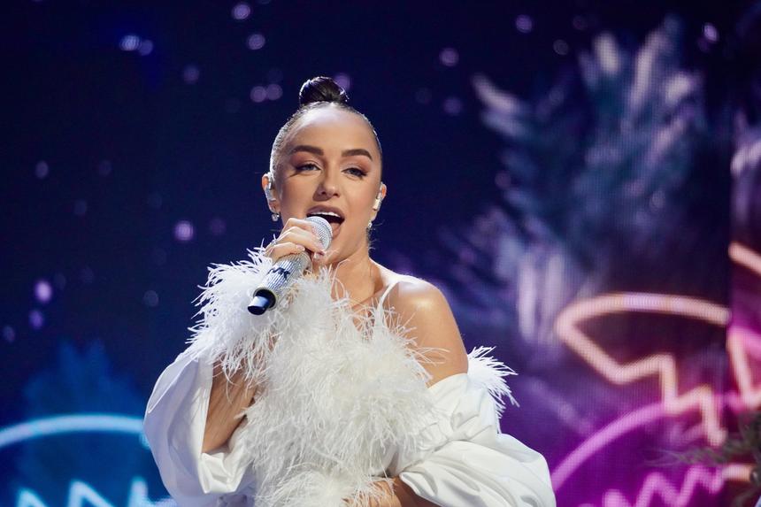 Оставила девичью фамилию: появились сообщения, что беременная Мари Краймбрери вышла замуж за Даву