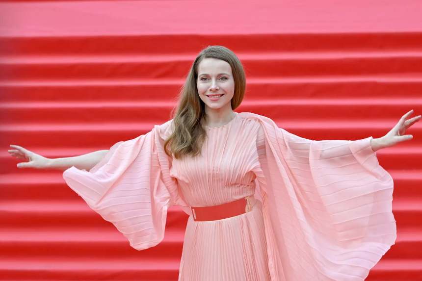 «Не лезть на рожон»: актриса Екатерина Гусева рассказала об отношениях с мужем