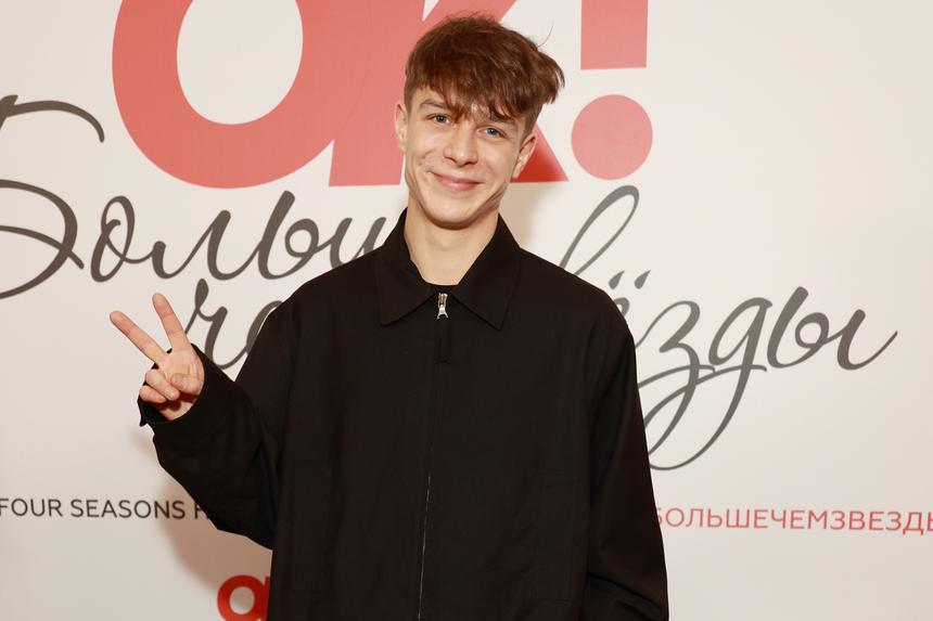 26-летний актер Глеб Калюжный признался, что его сердце свободно