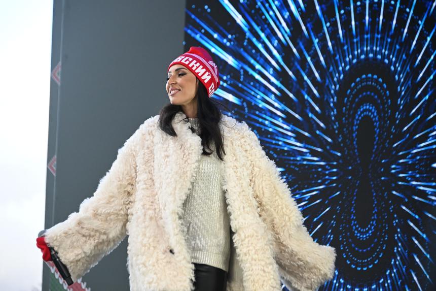 «Работаю не покладая рук!»: Алсу раскрыла правду о личной жизни после развода