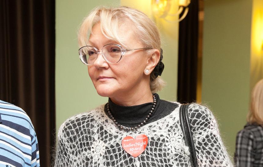 «Надо вовремя обращаться к врачам»: звезда «Мимино» Марина Дюжева рассказала о борьбе с раком горла