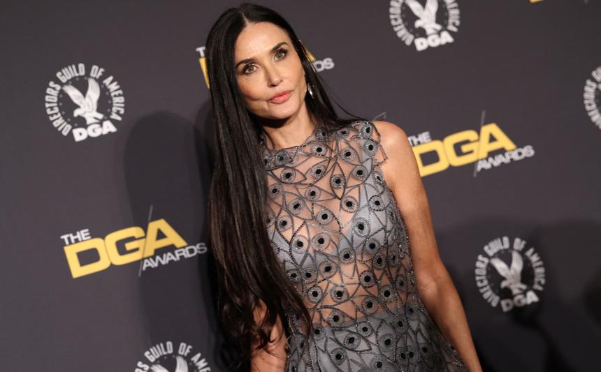 Инсайдер раскрыл, что на самом деле происходит между Деми Мур и Эндрю Гарфилдом