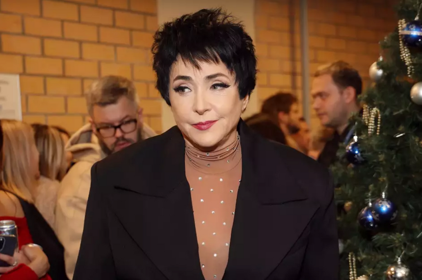 «Ей нужен мужик»: Лолита ответила депутату, которая требовала отменить ее концерт