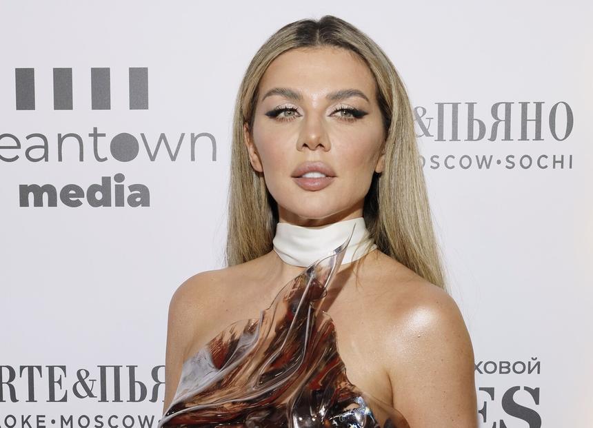 Лишилась миллионных доходов: Анна Седокова забросила бизнес по продаже одежды после смерти экс-мужа