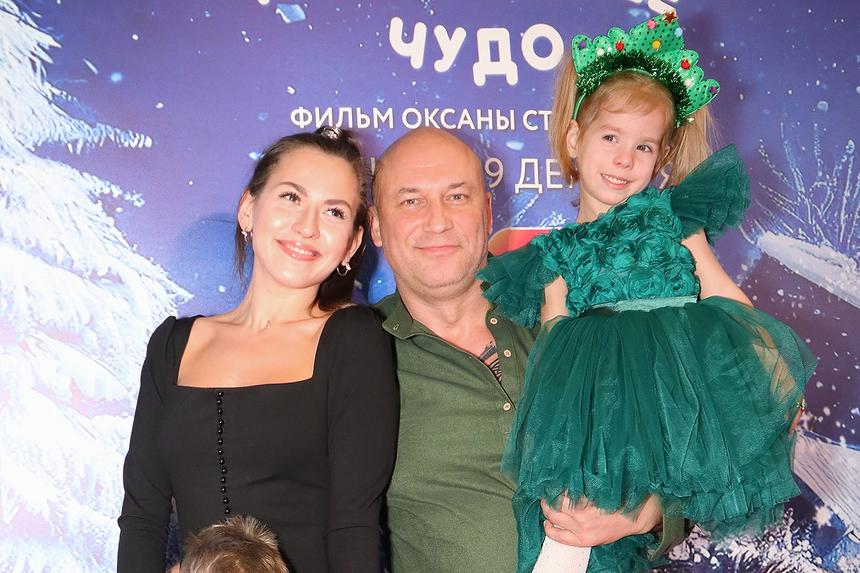 «Инициатива идет от него»: актер Соловьев вернулся к детям от Евгении Ахременко, от которых отказался