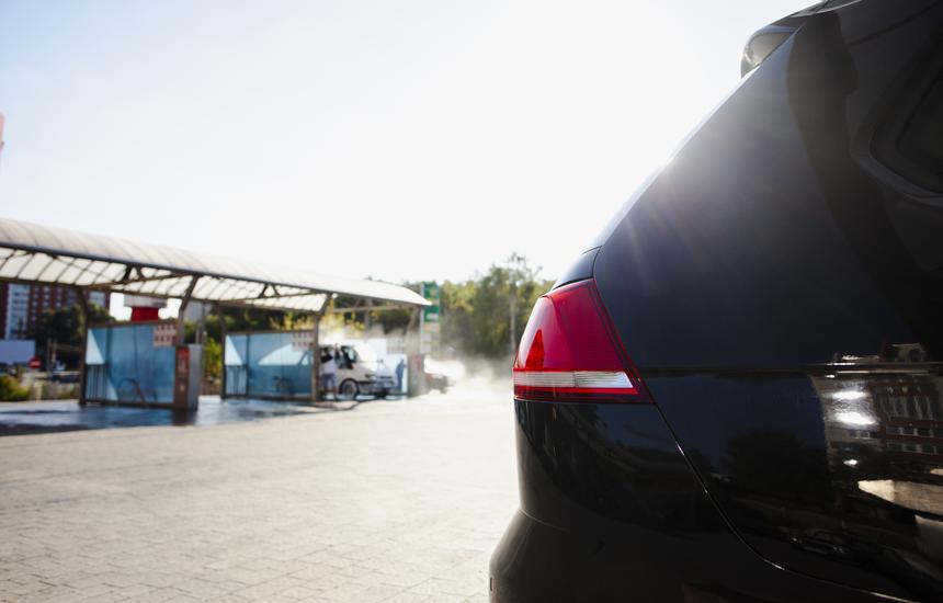 Дети насмерть замерзли в фургоне, который был домом для их семьи