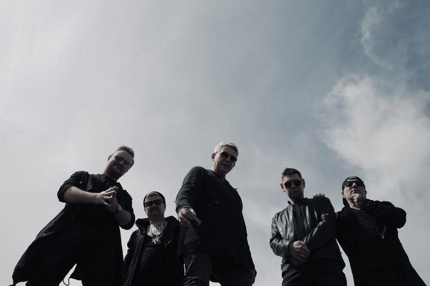 «Попал в творческий трамвай»: лидер группы «7Б» Иван Демьян о пути к успеху, патриотизме и уехавших артистах