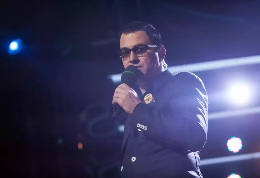 «Охотно соглашается»: продюсер раскрыл гонорар Гарика Мартиросяна