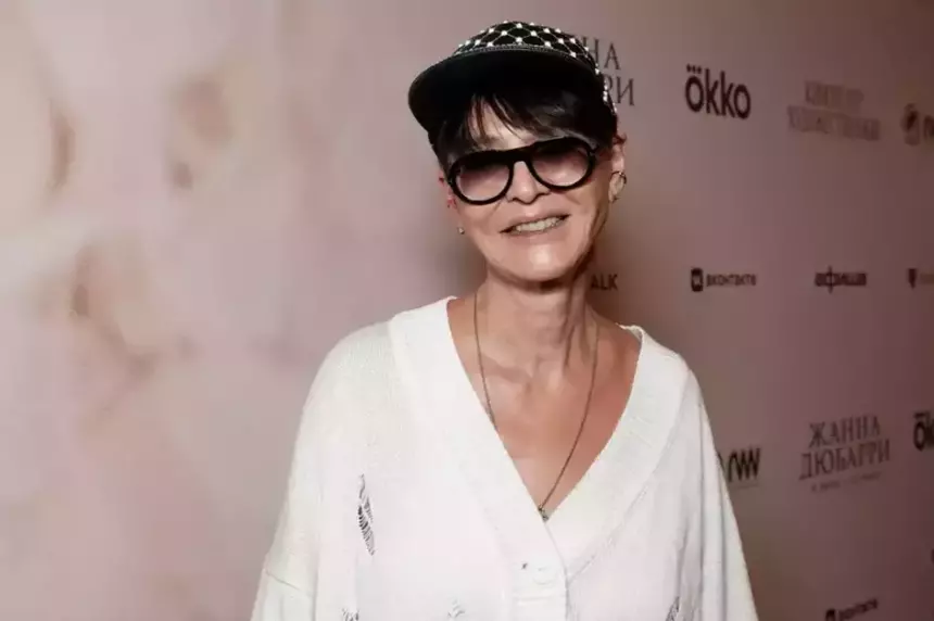 Запрещенные вещества и оружие: Ирина Хакамада заплетающимся голосом оправдалась за вечеринку с ее участием