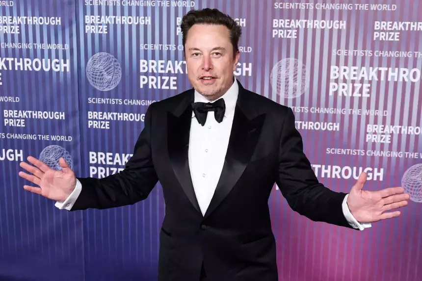 53-летний американский миллиардер Илон Маск тайно стал отцом в 13-й раз