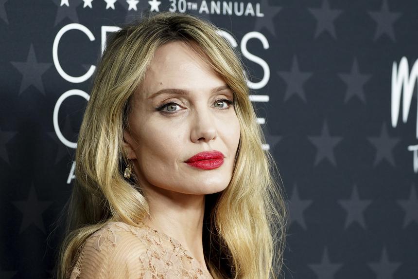 Отомстила за «кражу» Брэда Питта: Анджелина Джоли обвинила Дженнифер Энистон в провале на «Оскаре»