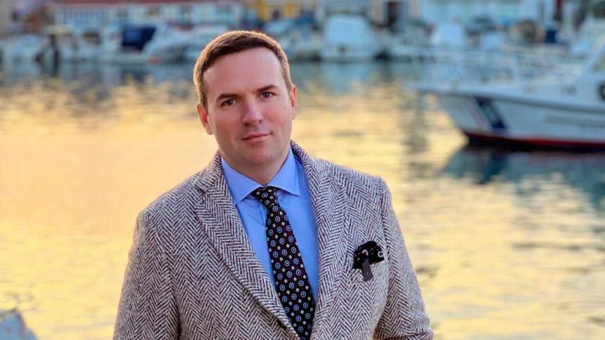 «До сих пор простить не может»: звездный адвокат рассказал об обиде Киркорова