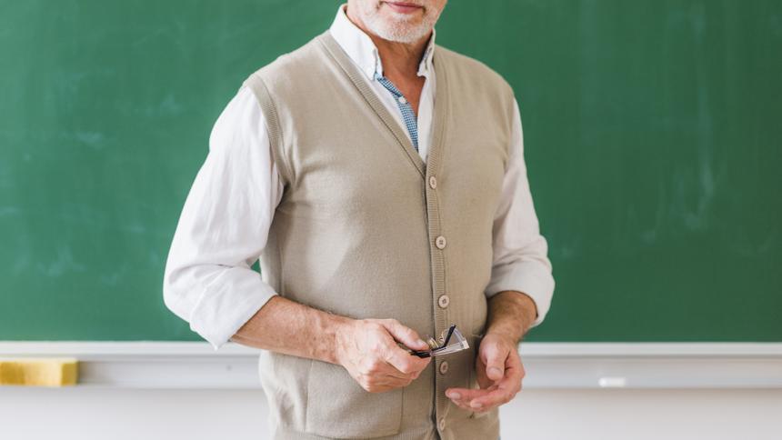 «Обсуждают уход из школы»: учителя захотели уволиться после изнасилования мальчика в туалете