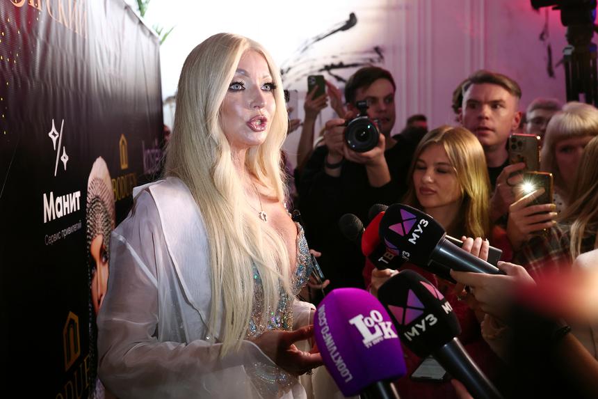 «Эти жалкие потуги с ее стороны выглядят дешево»: Анастасия Волочкова снова «прошлась» по мачехе дочери