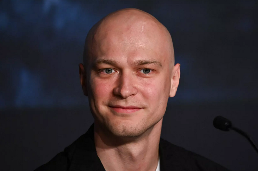 «Она в него влюблена»: россиянки обеспокоены за брак Юры Борисова из-за голливудской актрисы