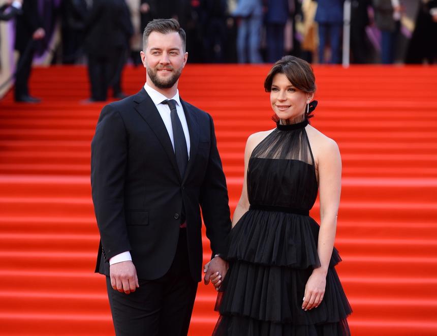 «Внутри все перевернулось»: актриса Волкова чуть не развелась с мужем-танцором