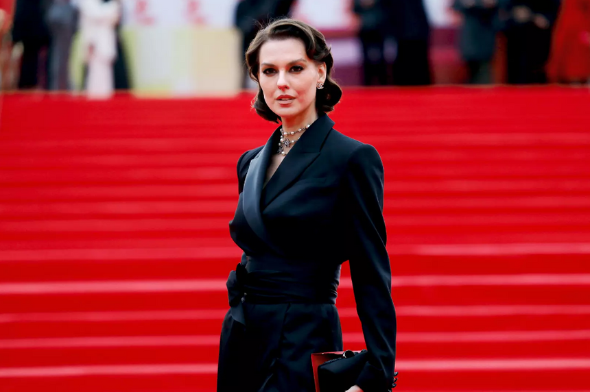 Лянка Грыу впервые за долгое время вышла в свет в день рождения сына