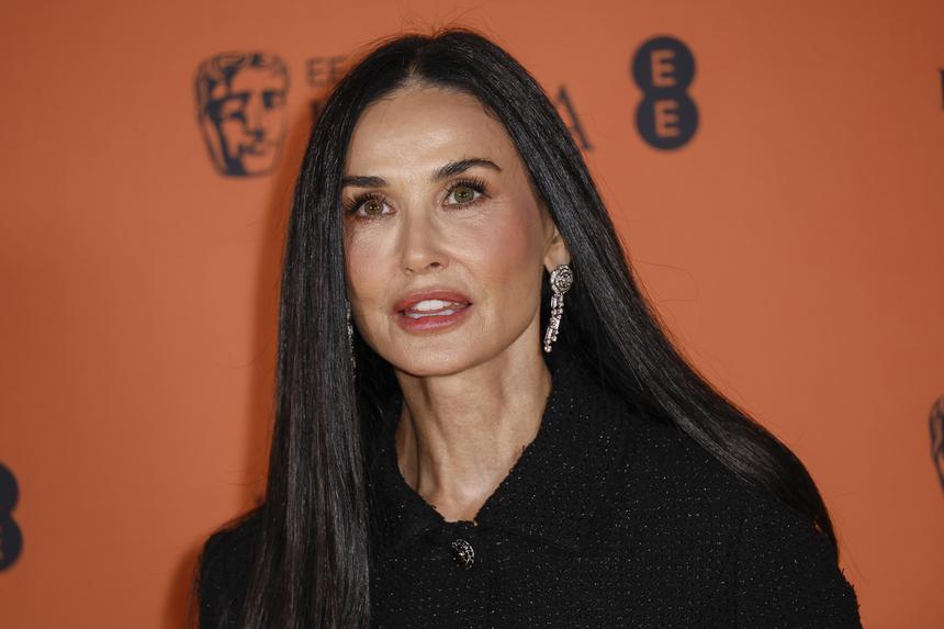 Раскрыта сумма, которую 62-летняя Деми Мур тратит в месяц на уход за собой