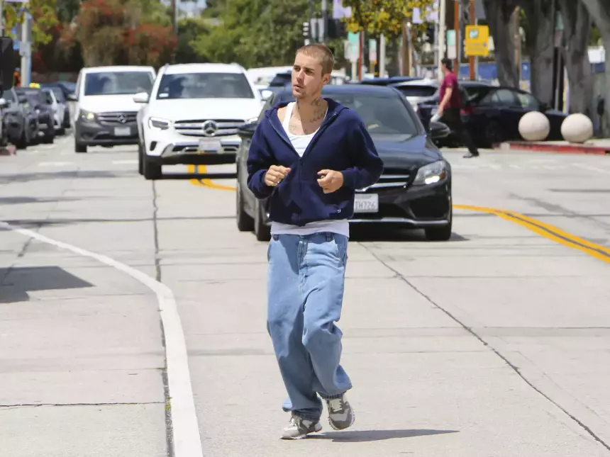 Джастин Бибер сыграл в хоккейном матче после заявлений о его наркозависимости