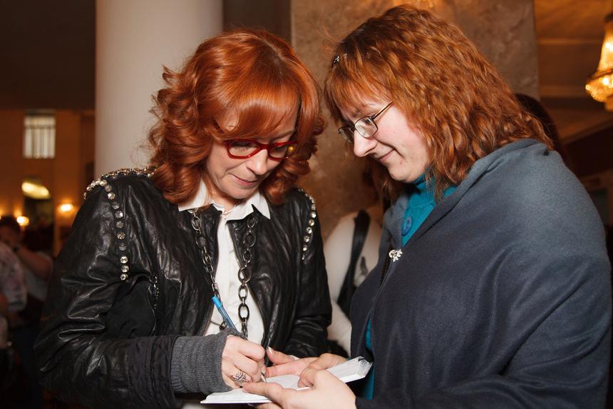 Поклонники поражены: звезда «Глухаря» Тарасова внезапно подстриглась «под мальчика»