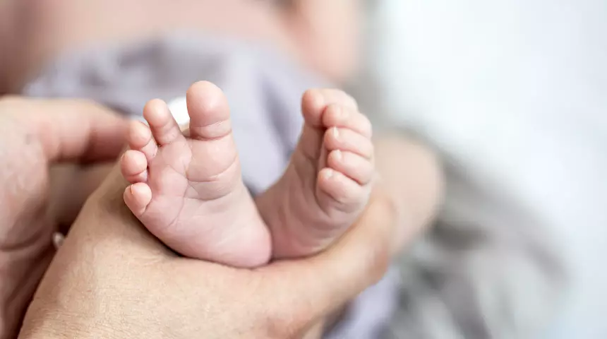 «Пролетел несколько метров»: выяснилось, как мать в Подмосковье хотела избавиться от младенца