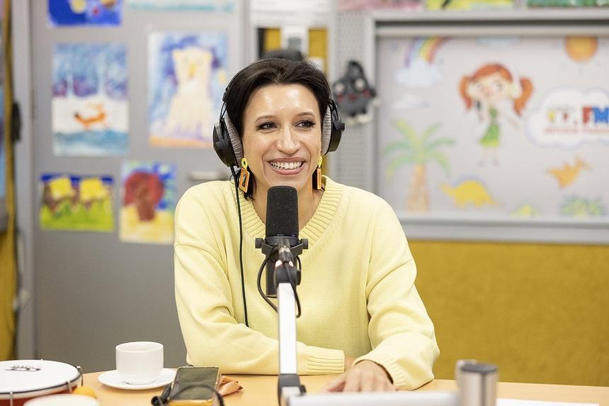 «Я учу детей писать шутки»: Елена Борщева рассказала о семье и творчестве