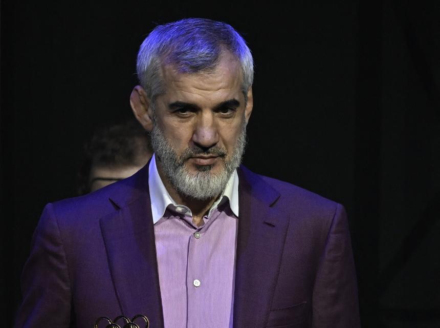 На прощание приехали несколько тысяч человек: в Дагестане прошли похороны олимпийского чемпиона Сайтиева