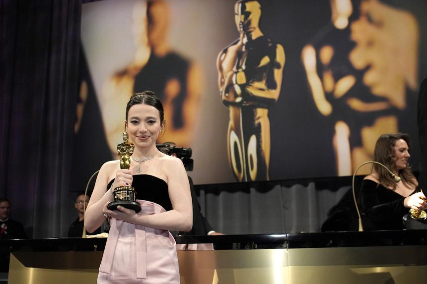 Модный провал? Разбор образов жены Юры Борисова и Майки Мэдисон на «Оскаре»