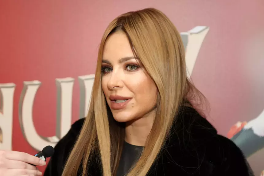 Певица Ани Лорак публично обратилась к 22-летней дочери жениха