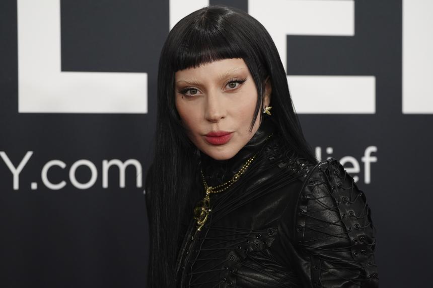 Выяснилось, когда 38-летняя певица Леди Гага планирует стать матерью