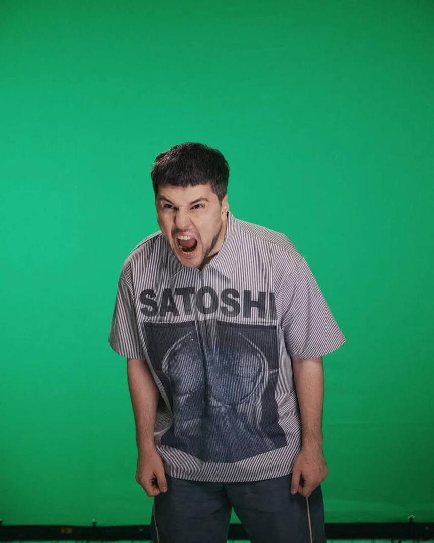 «Стало сложно кого-то не обидеть шуткой»: Эмир Кашоков о «ЧБД», создании шуток и участии в КВН