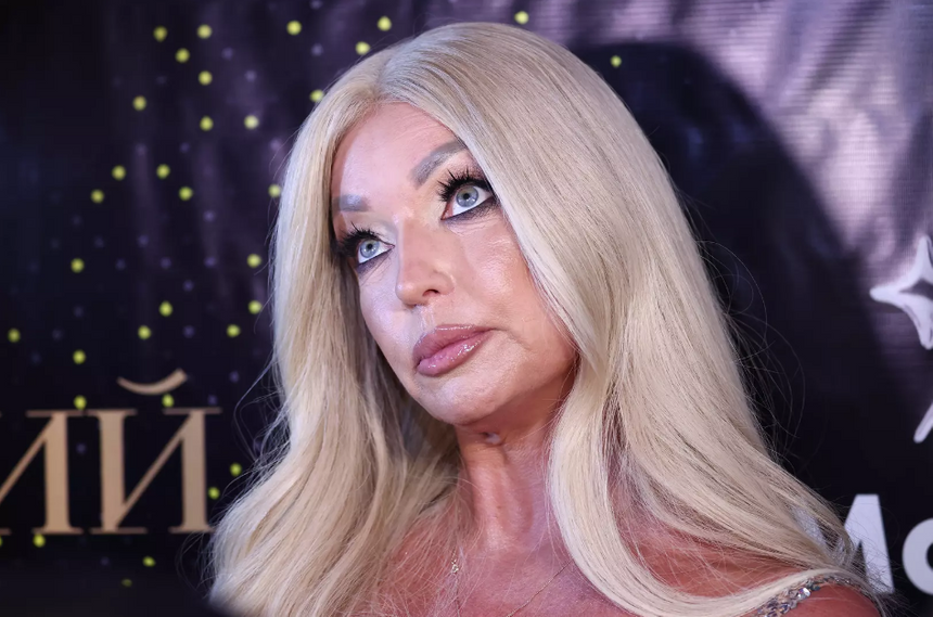 Получила благословение: Анастасия Волочкова выступила с песней Аллы Пугачевой