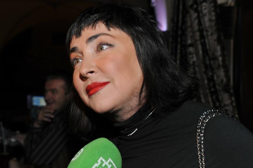 «Меня вырубило»: Лолита улетела из России после скандала и массовой отмены концертов