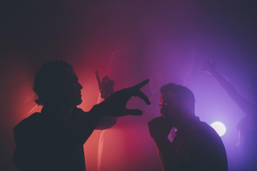 Признали «нежелательными лицами»: власти Латвии запретили въезд поющим на русском языке артистам