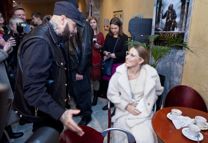 Ксения Собчак после критики 8-летнего сына станцевала с Тимати в Куршевеле