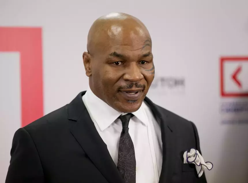 Обвинявшая боксера Тайсона в изнасиловании женщина отозвала иск