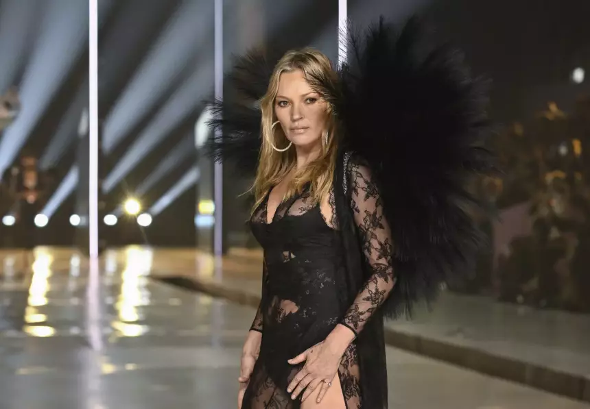 Кейт Мосс напугала поклонников своим внешним видом на мероприятии в Париже