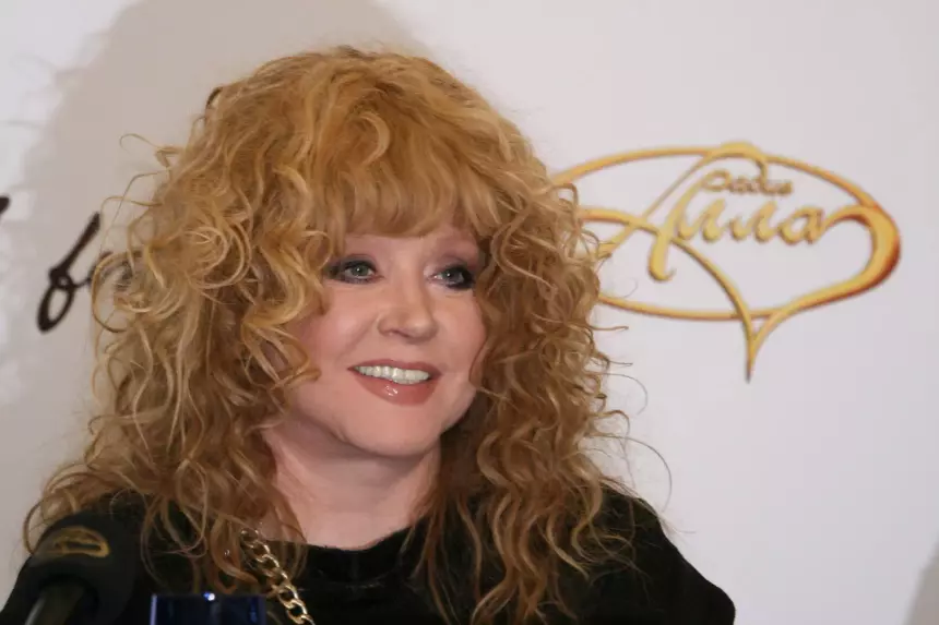 «Дом хороший, но никто не будет рисковать»: Алена Кравец рассказала, почему олигархи не покупают замок Пугачевой