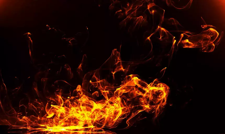 Помогла собраться: две девочки спаслись из горящего дома благодаря диспетчеру