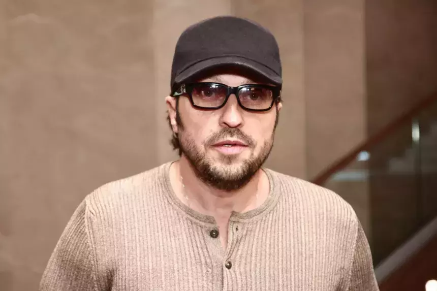 Шоумен Александр Ревва заявил, что мать Рачеева не хочет видеться с внуками