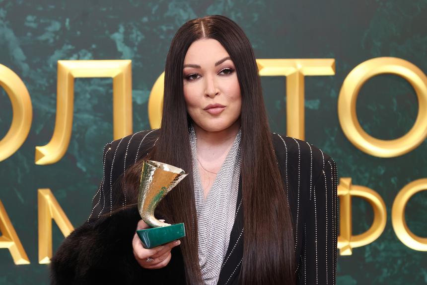 19-летний сын Ирины Дубцовой Артем решил стать певцом и выпустить первый трек